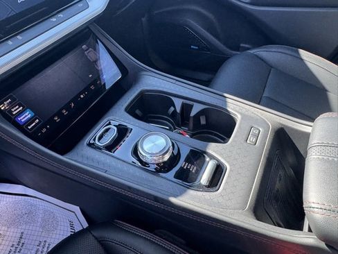 Used 2024 Jeep Wagoneer Launch Edition image 21