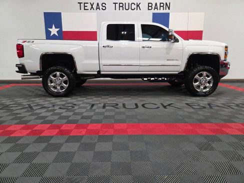 Used 2019 Chevrolet Silverado 2500 LTZ w/ Duramax Plus Package AWD/4WD image 23