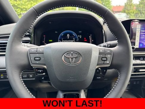 Used 2026 Toyota Camry SE w/ Convenience Package FWD image 17
