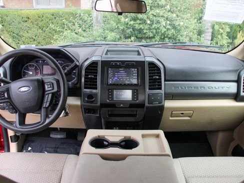 Used 2019 Ford F350 XLT w/ Camper Package image 27