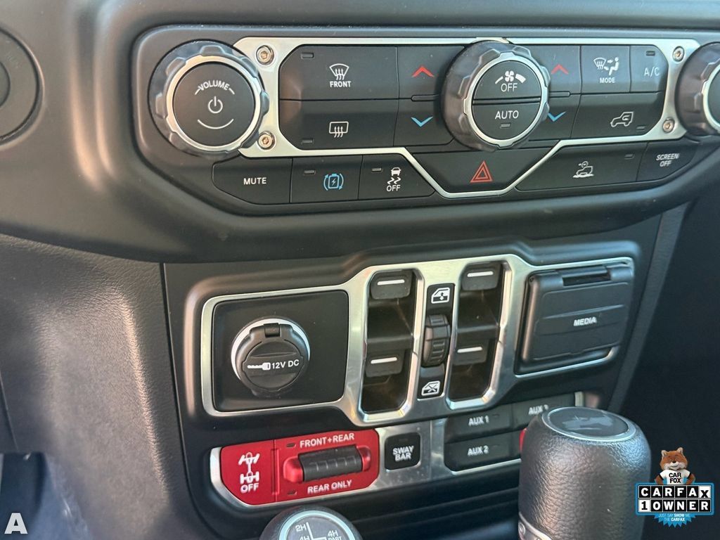 Used 2023 Jeep Wrangler Unlimited Rubicon 4xe AWD/4WD image 11