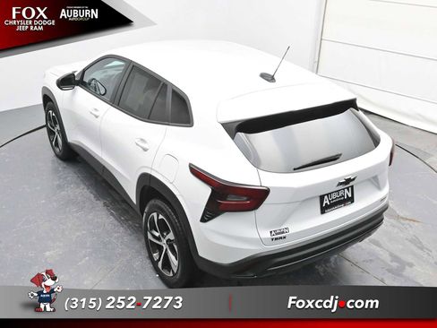 Used 2024 Chevrolet Trax RS image 28