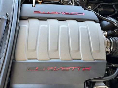 Used 2019 Chevrolet Corvette Stingray Coupe w/ Carbon Flash Badge Package RWD image 26