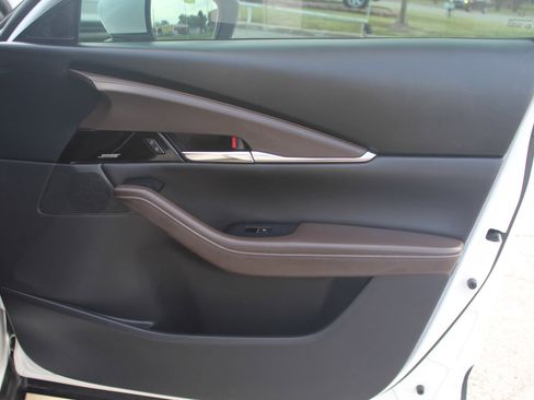 Used 2021 MAZDA CX-30 FWD 2.5 S w/ Premium Package image 16