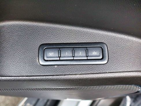 Used 2019 GMC Yukon Denali w/ Open Road Package AWD/4WD image 28