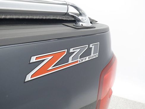 Used 2017 Chevrolet Silverado 1500 LTZ Z71 w/ LTZ Plus Package AWD/4WD image 18