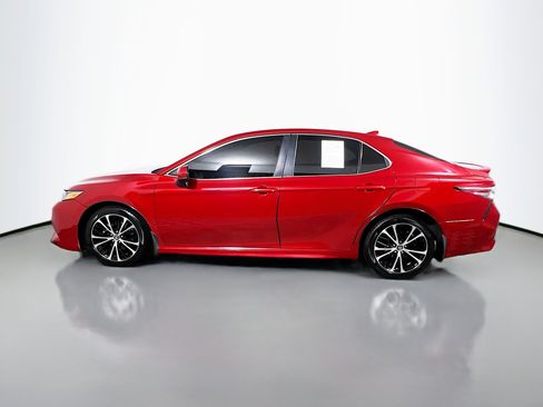 Used 2019 Toyota Camry SE image 9