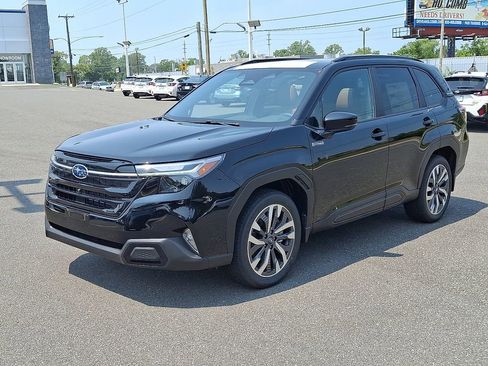 New 2025 Subaru Forester Touring image 6