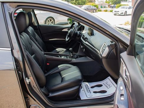 Used 2017 MAZDA MAZDA3 Touring FWD image 14
