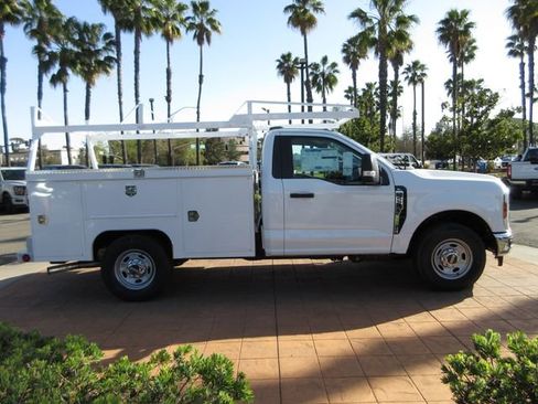 New 2026 Ford F250 XL w/ XL Chrome Package RWD image 5