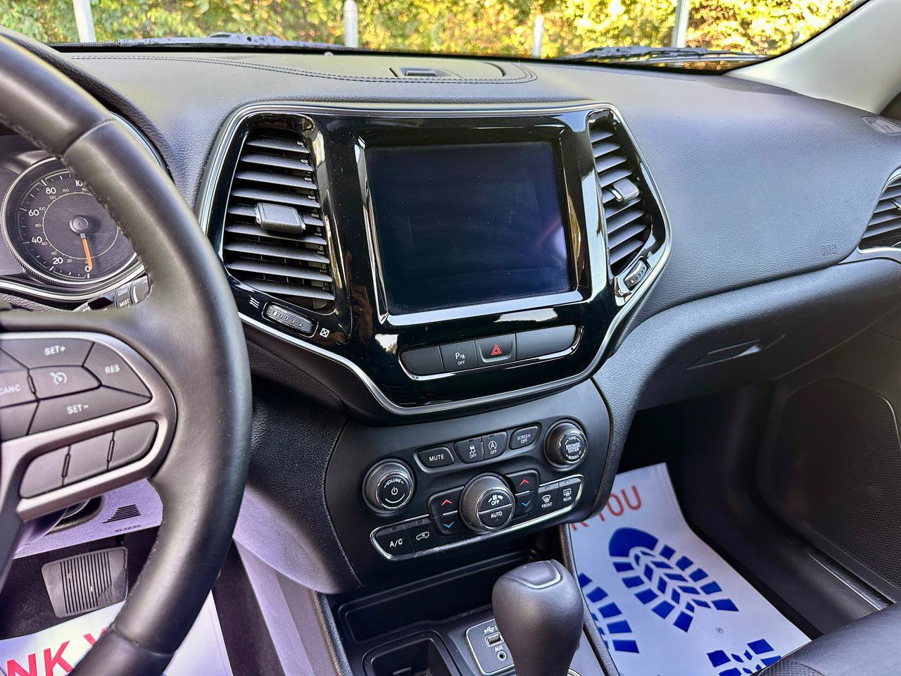 Used 2019 Jeep Cherokee Limited FWD image 38