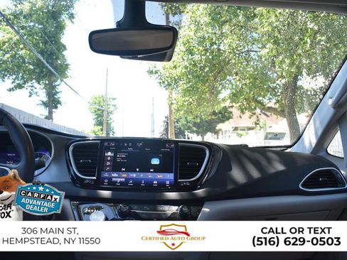 Used 2024 Chrysler Pacifica Touring-L FWD image 26