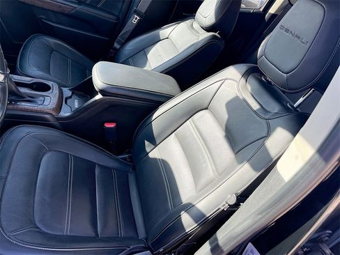 Used 2022 GMC Canyon Denali image 19