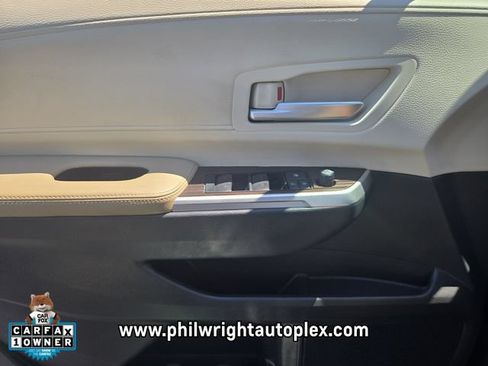Used 2022 Toyota Sienna XLE FWD image 28