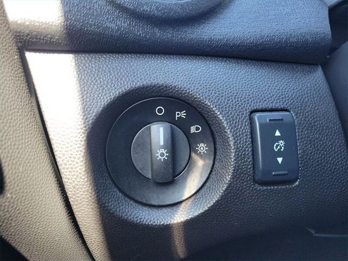 Used 2016 Ford Fiesta SE image 17