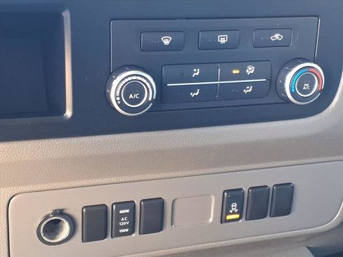 Used 2013 Nissan NV 2500 SV w/ Side Curtain Airbag Pkg image 7