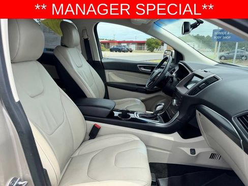 Used 2018 Ford Edge Titanium FWD image 31