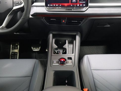 New 2026 Volkswagen Tiguan SE R-Line image 20