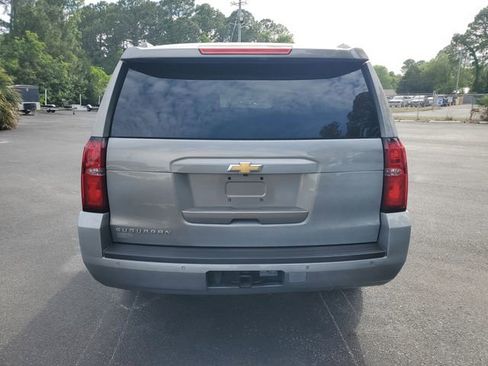 Used 2019 Chevrolet Suburban LT RWD image 5