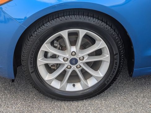Used 2020 Ford Fusion SE FWD image 10