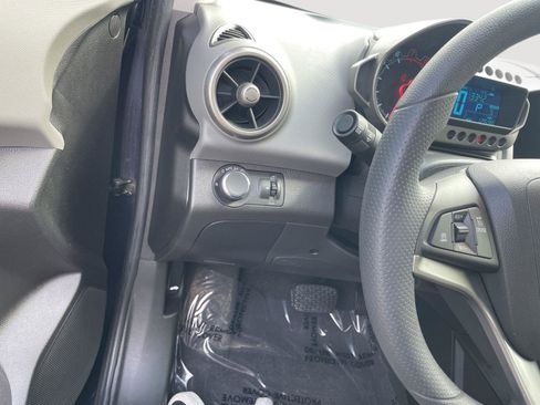 Used 2015 Chevrolet Sonic LT FWD image 4