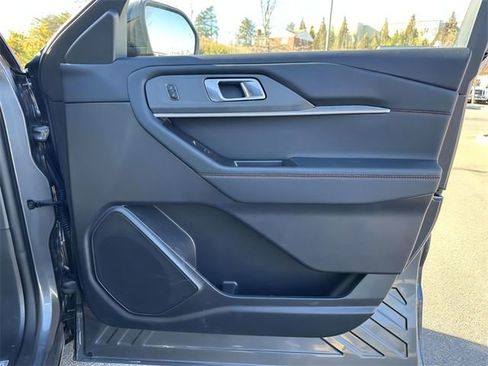 Used 2025 Ford Explorer ST-Line image 22