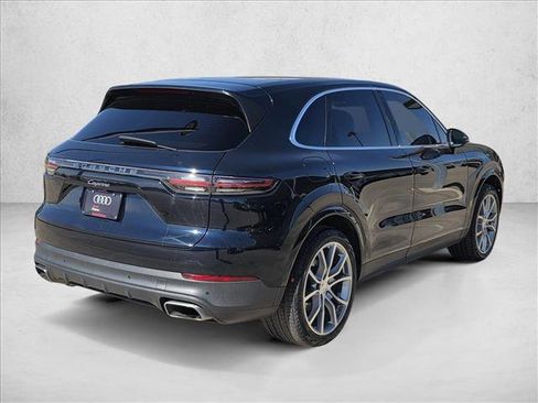 Used 2019 Porsche Cayenne w/ Premium Plus Package image 2