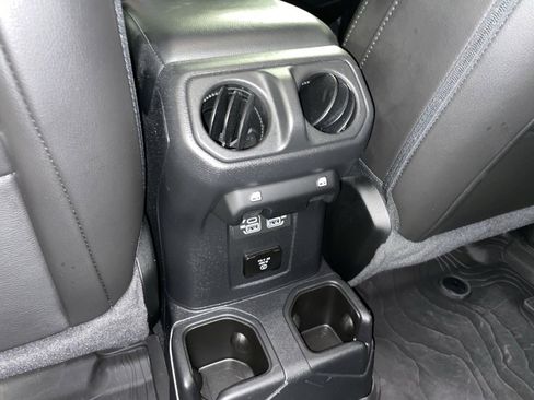 Used 2023 Jeep Gladiator Sport S image 25