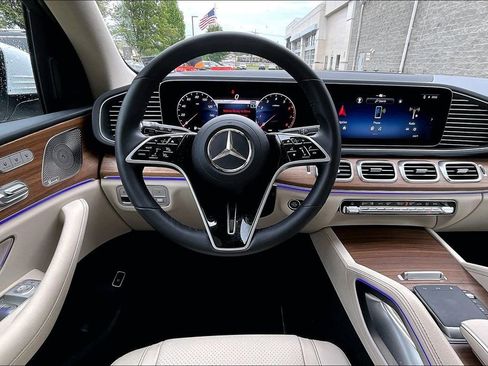 Used 2026 Mercedes-Benz GLE 450 4MATIC image 5