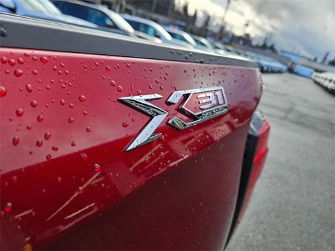 Used 2022 GMC Sierra 1500 SLT w/ SLT Convenience Package image 9