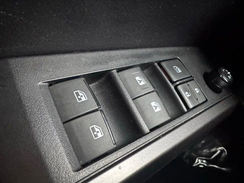 Used 2021 Toyota Tacoma TRD Off-Road AWD/4WD image 30