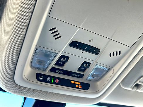 Used 2020 GMC Acadia Denali w/ Technology Package image 38