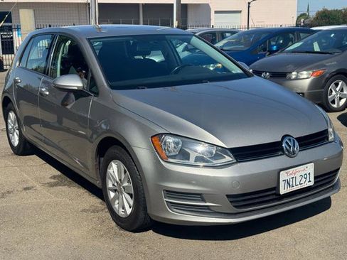 Used 2016 Volkswagen Golf S image 4