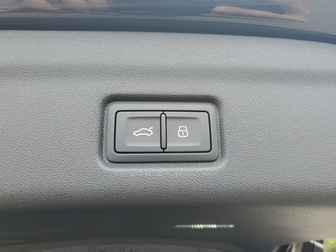 New 2027 Audi Q6 e-tron Premium Plus AWD/4WD image 9