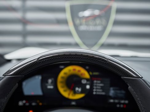 Used 2024 Ferrari Roma Spider image 54