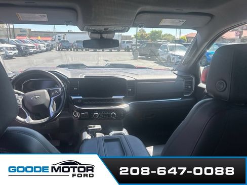 Used 2022 Chevrolet Silverado 1500 LT Trail Boss w/ Convenience Package II AWD/4WD image 12