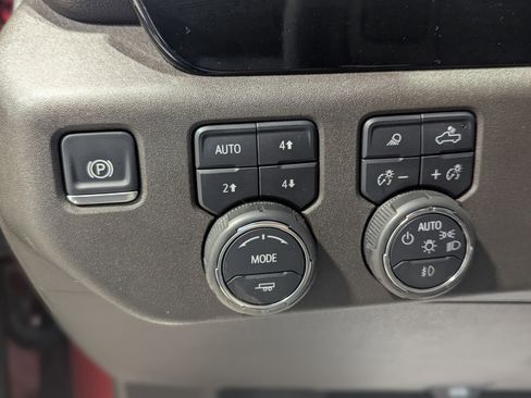 Used 2025 Chevrolet Silverado 3500 LTZ w/ LTZ Plus Package image 16