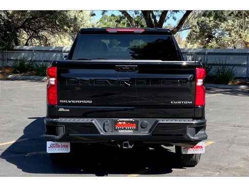 Used 2023 Chevrolet Silverado 1500 Custom image 4