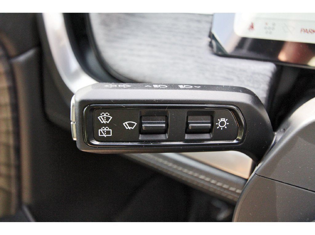 Used 2026 Rivian R1S Adventure Dual AWD/4WD image 18