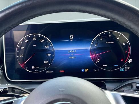 Used 2024 Mercedes-Benz GLC 300 4MATIC image 17