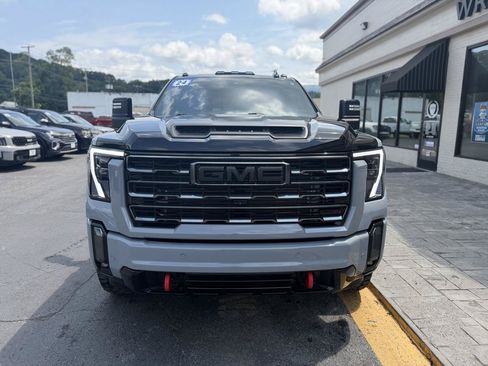Used 2024 GMC Sierra 2500 AT4 w/ AT4 Premium Plus Package AWD/4WD image 7