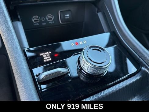 Used 2025 Jeep Grand Cherokee Limited w/ MOPAR Finishing Package image 11