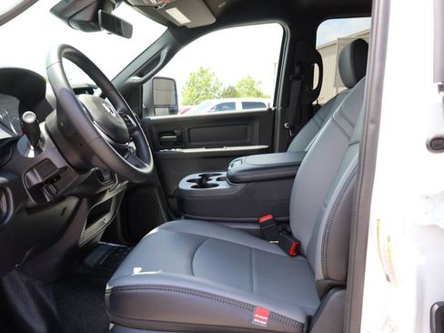 New 2026 RAM 5500 Tradesman w/ Chrome Appearance Group AWD/4WD image 22