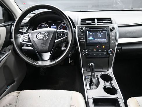 Used 2016 Toyota Camry SE image 19