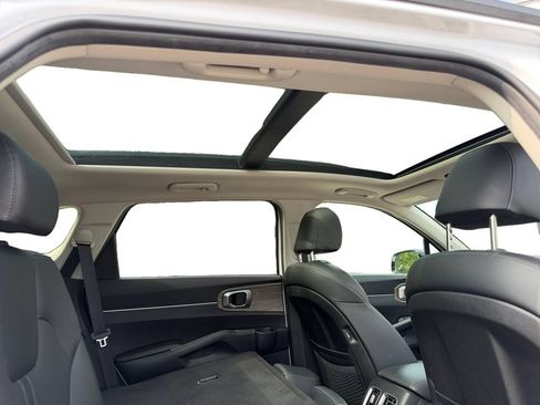 Certified 2023 Kia Sorento S w/ Panoramic Sunroof Package AWD/4WD image 8