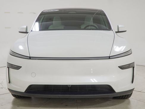Used 2026 Tesla Model Y AWD image 2