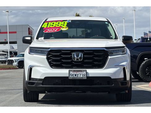 Used 2024 Honda Pilot LX image 9
