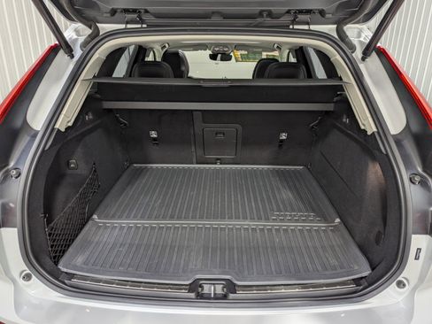 Used 2023 Volvo XC60 T8 Ultimate w/ Climate Package image 26