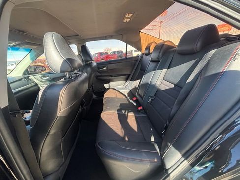 Used 2017 Toyota Camry SE w/ Moonroof Package image 8