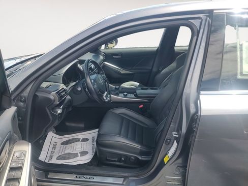Used 2020 Lexus IS 350 F Sport w/ F Sport Package RWD image 9